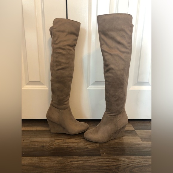 Francesca’s Knee High Heeled Boots - Picture 2 of 12